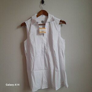 Anne Klein white sleeveless V-neck shirt; size: S